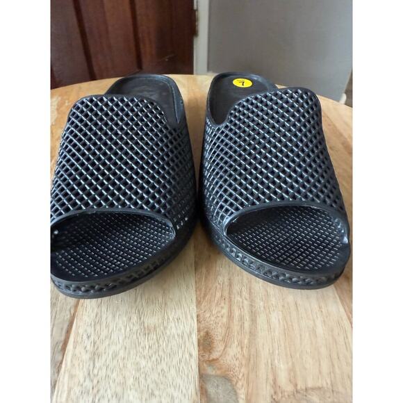 Jeffrey Campbell Fling Rubber Jelly Slide Sandals Women Size US 7 EU 38 - Picture 8 of 8